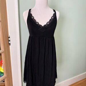 Chic Black Lace-Trimmed Chemise